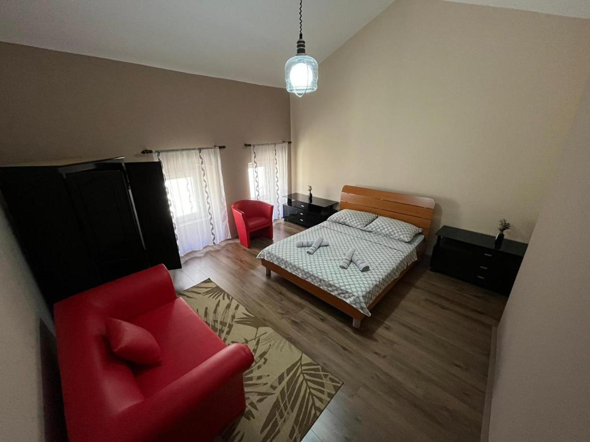 Old Town Apartment Медулин Экстерьер фото