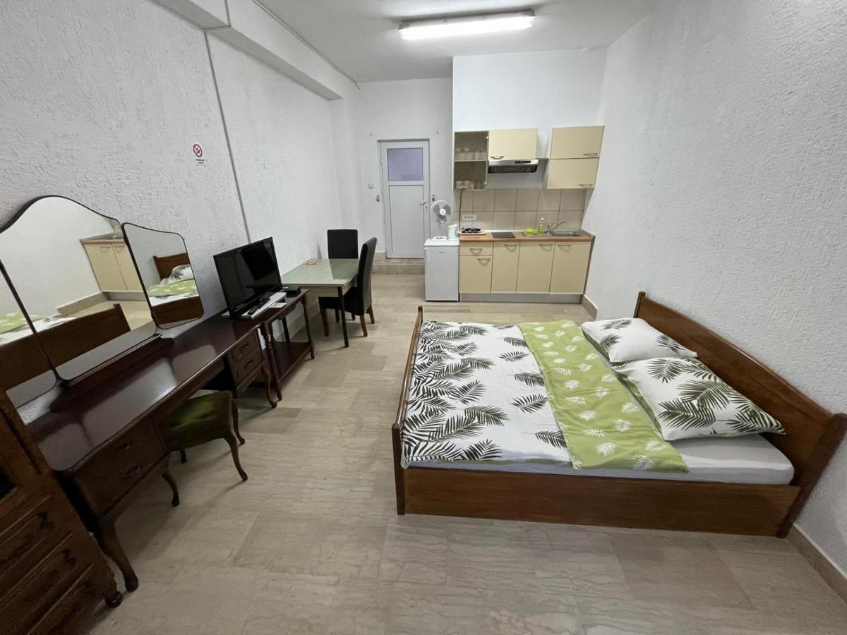 Old Town Apartment Медулин Экстерьер фото
