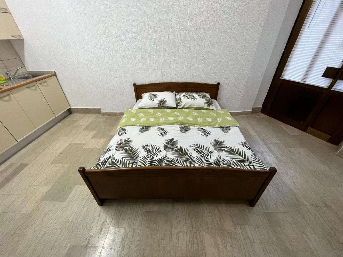 Old Town Apartment Медулин Экстерьер фото